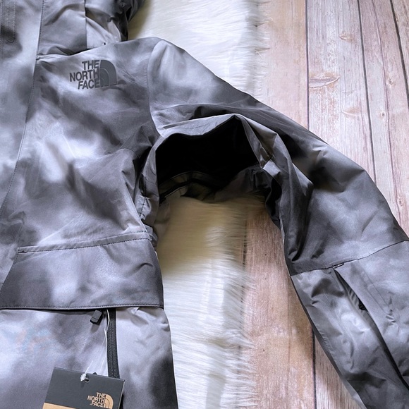 The North Face Women’s Garner TriClimate 3 In 1 Jacket - Picture 6 of 12